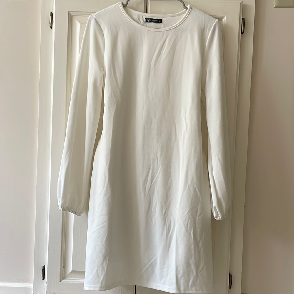 Elegant White Long Sleeve Dress
